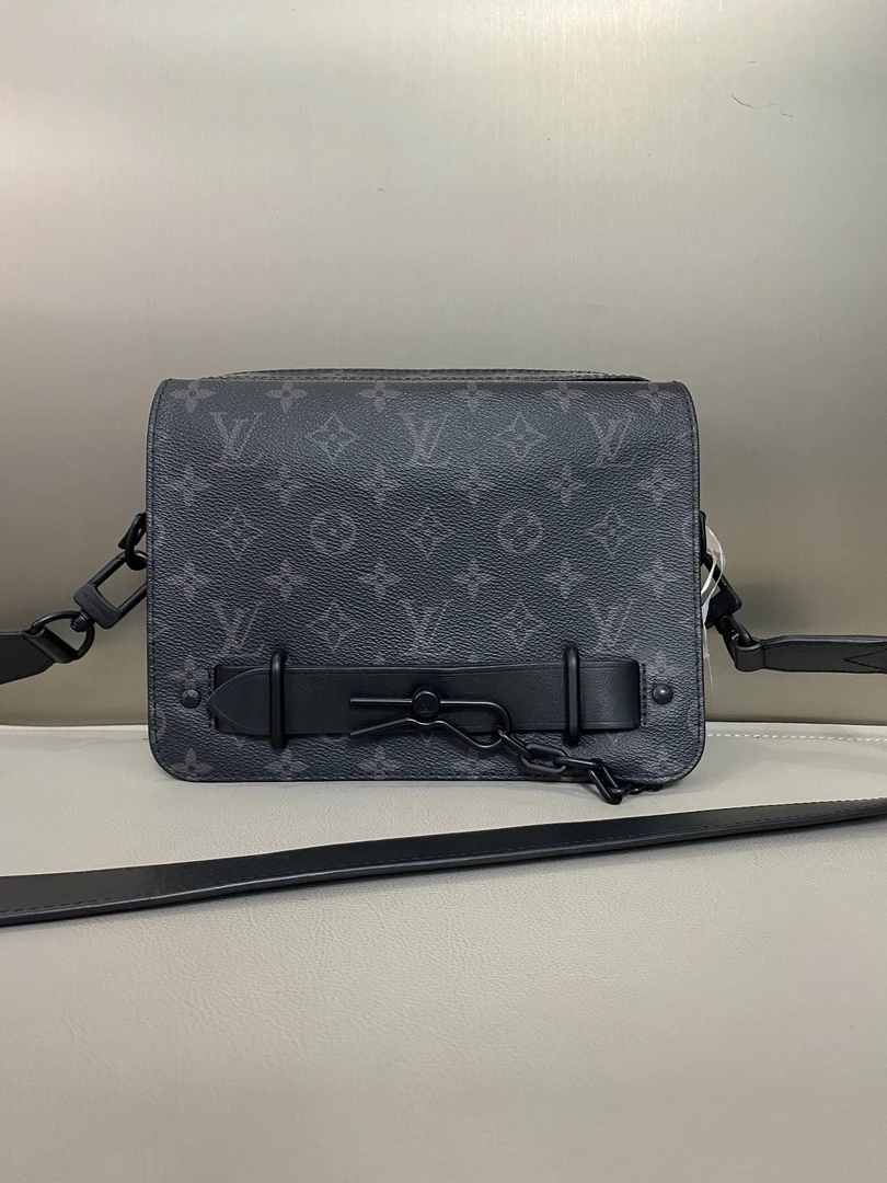 99新 LouisVuitton/路易威登 lv黑花steamer翻盖邮差包斜挎包