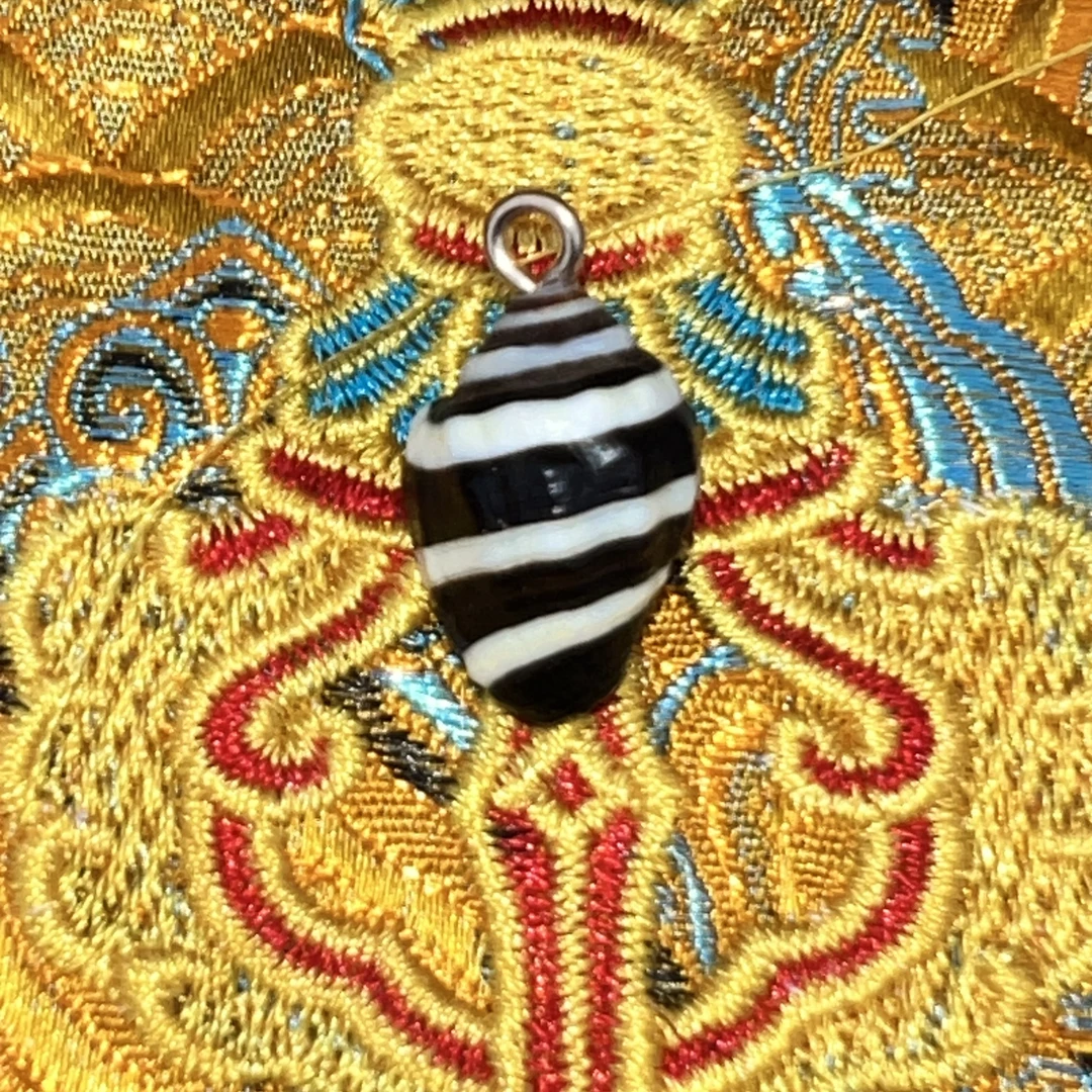 白海螺配饰一对-与实物略有差异介意者勿拍