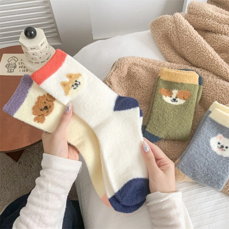 乐园袜子澳绒小狗女毛绒秋冬袜撞色睡眠可爱月子卡通袜动物堆堆
