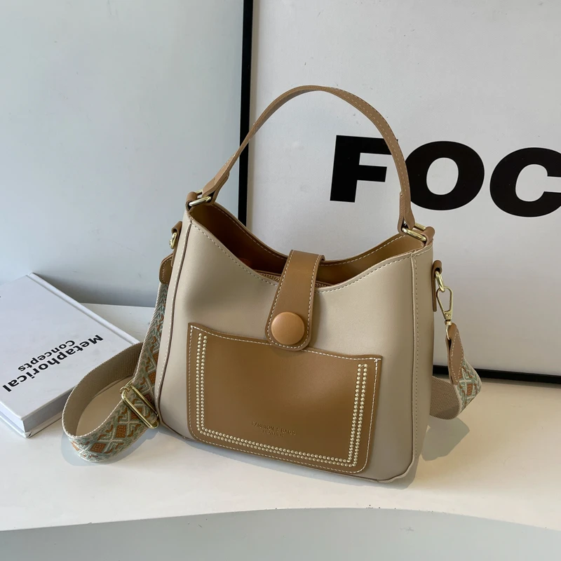 时尚百搭小包包水桶包单肩肩包网红夏季手提包简约宽肩带斜挎包