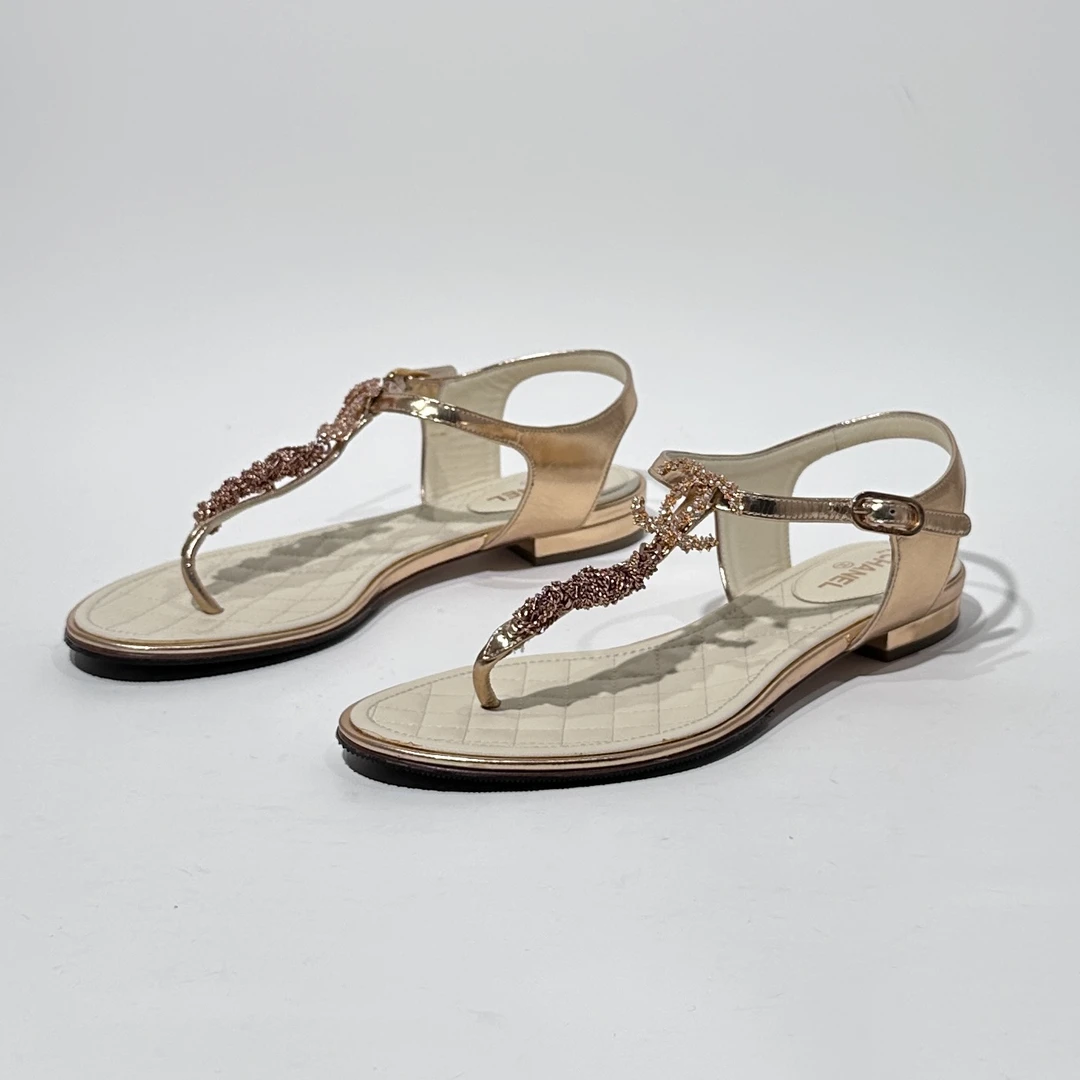 99新 Chanel/香奈儿 36码 香槟金时尚夹脚凉鞋/ML1182