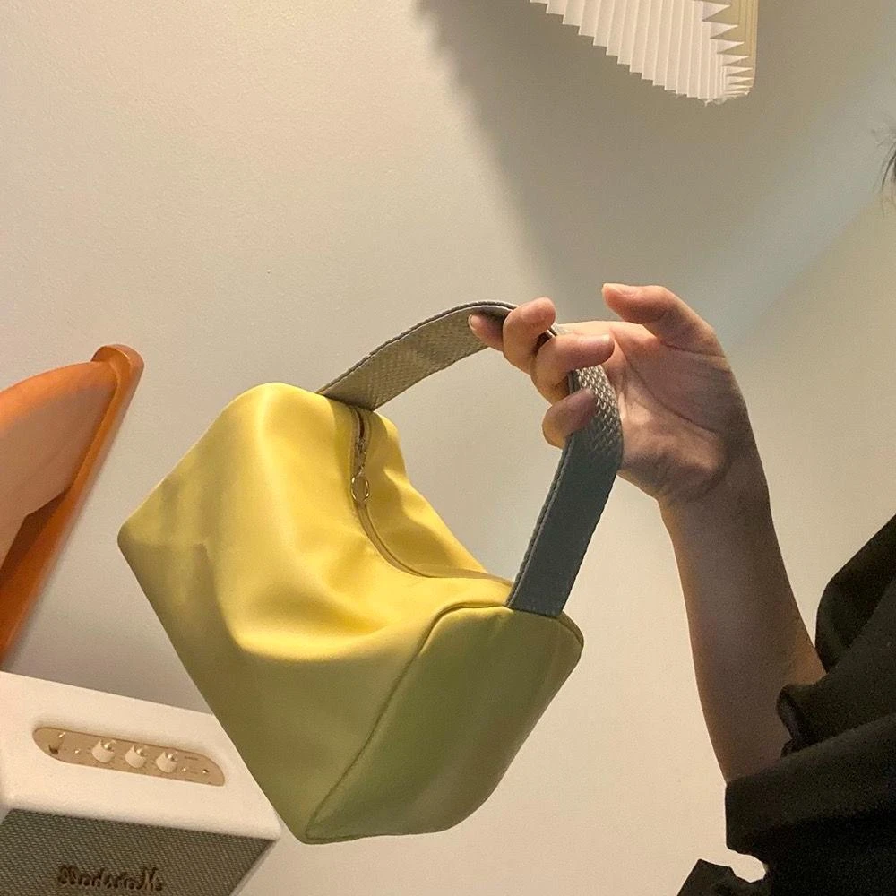 化妆包女2023新款便携大容量化妆品收纳包旅行洗漱包收纳袋防水包