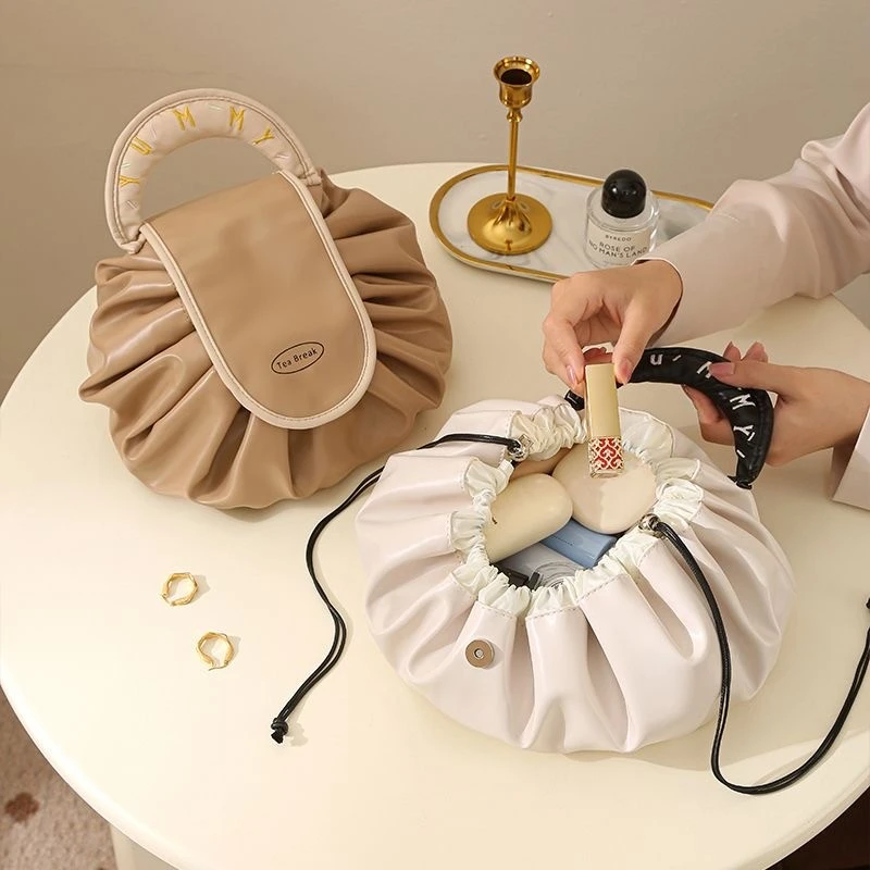 PU都市轻奢简约风化妆包大容量便携防水懒人收纳化妆包旅行包