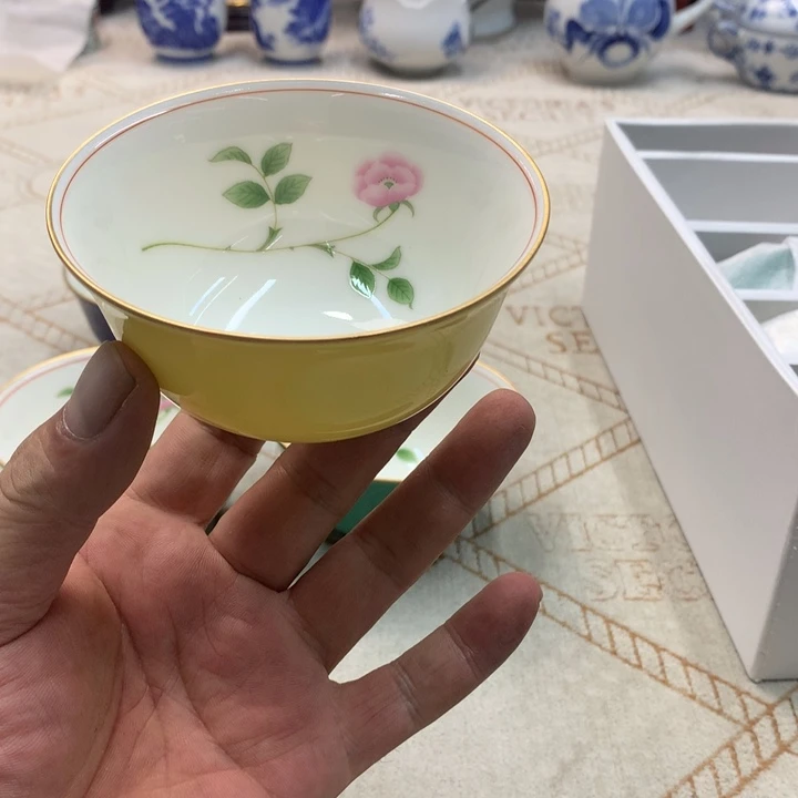 摆件隐隐约约记得