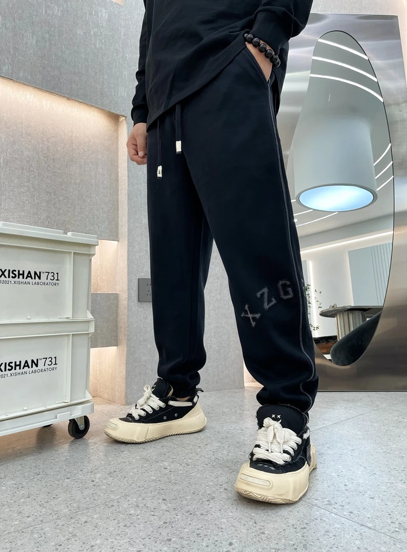 男士秋季新款水洗刺绣简约百搭纯色宽松扩版休闲裤潮流