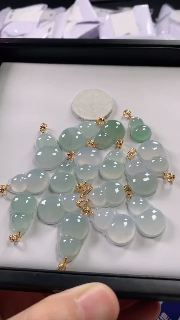 【闪购商品】翡翠颈饰18K金镶嵌多样性发货，发一件