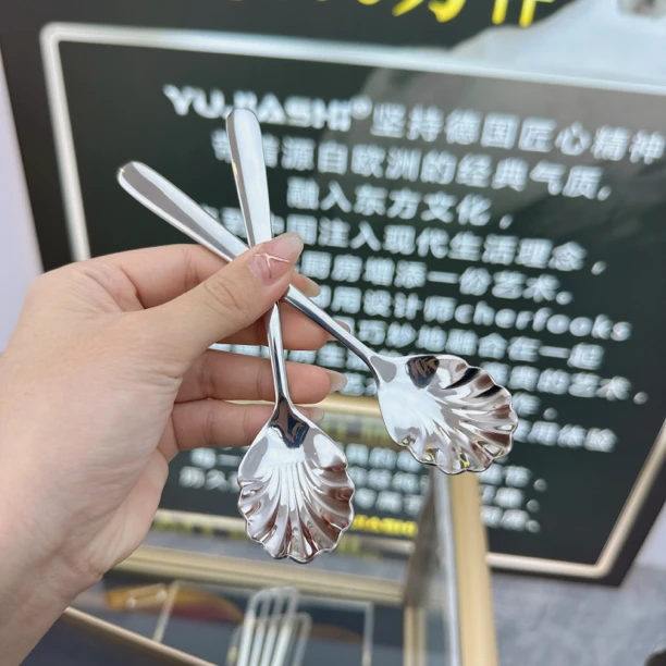 贝壳勺到手两支 304不锈钢咖啡勺网红蛋糕雪糕小勺家用加厚小钢勺