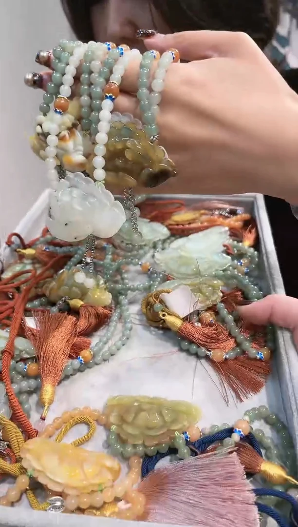 【闪购商品】岫玉颈饰未镶嵌吊坠多样式发货只发一个