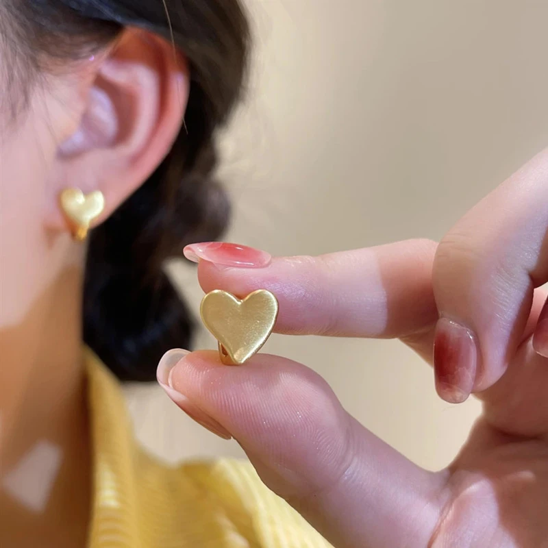 合金耳饰 金属拉丝爱心耳扣气质简约百搭时尚ins风高级设计感