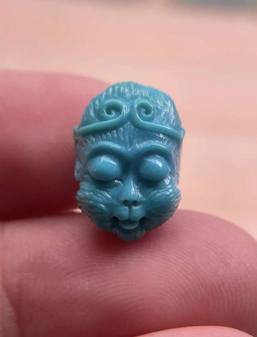 天然原矿绿松石雕刻牌子