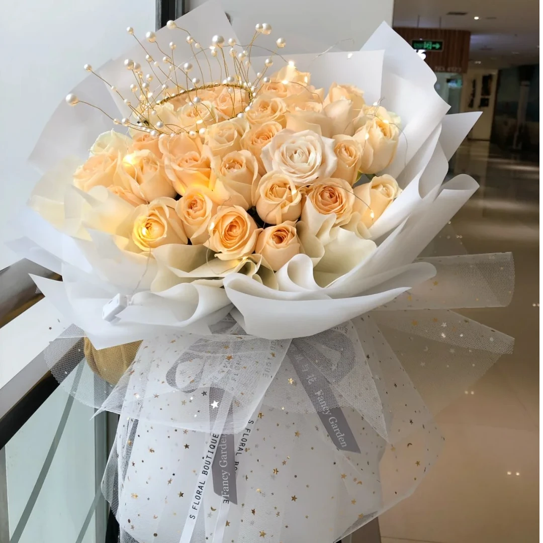 33朵香风香槟玫瑰花束