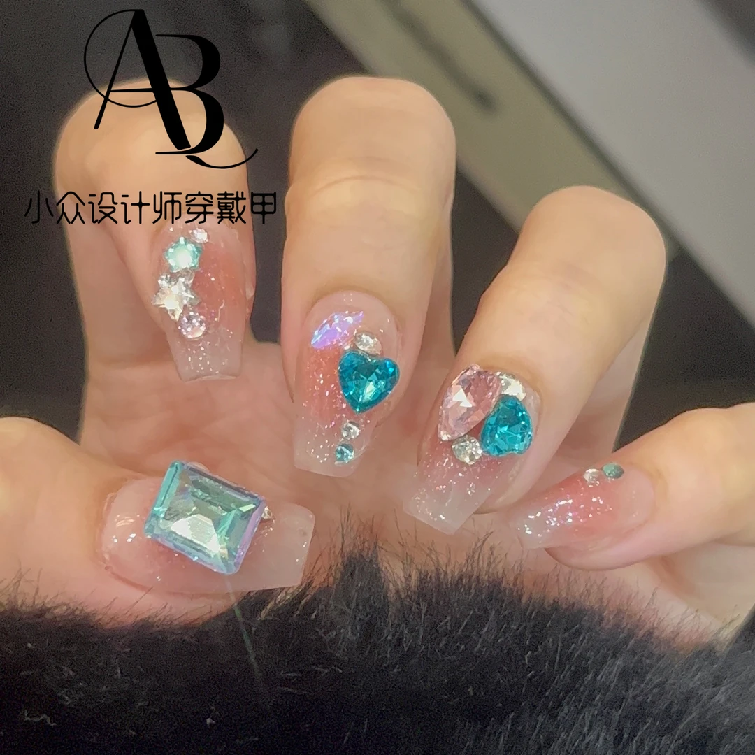 【蓝精灵】高级显白短甲腮红晕染冰透海蓝钻 纯手工穿戴甲