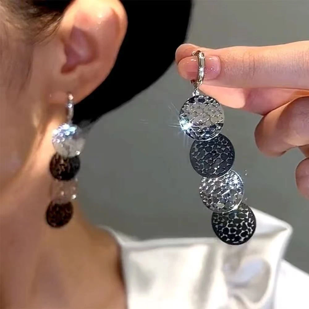 合金耳饰 原创设计感长款圆片镂空耳环女ins小众轻奢新款洋气耳饰