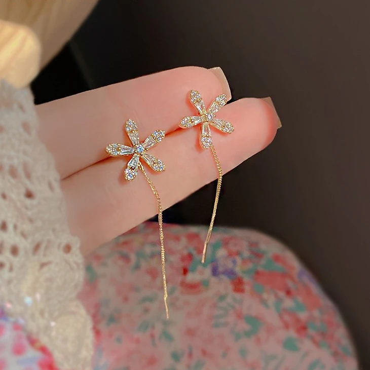 合金耳饰 小众设计女式耳钉流苏雪花高级感仙女轻奢百搭耳线耳环