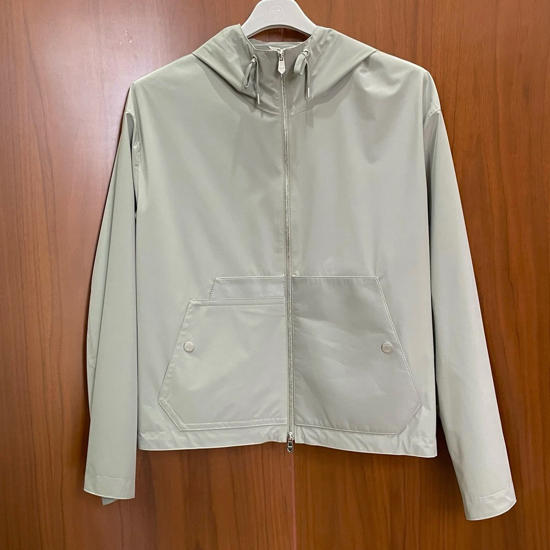 全新未使用 Hermes/爱马仕 男士冲锋衣 鼠尾草灰 149