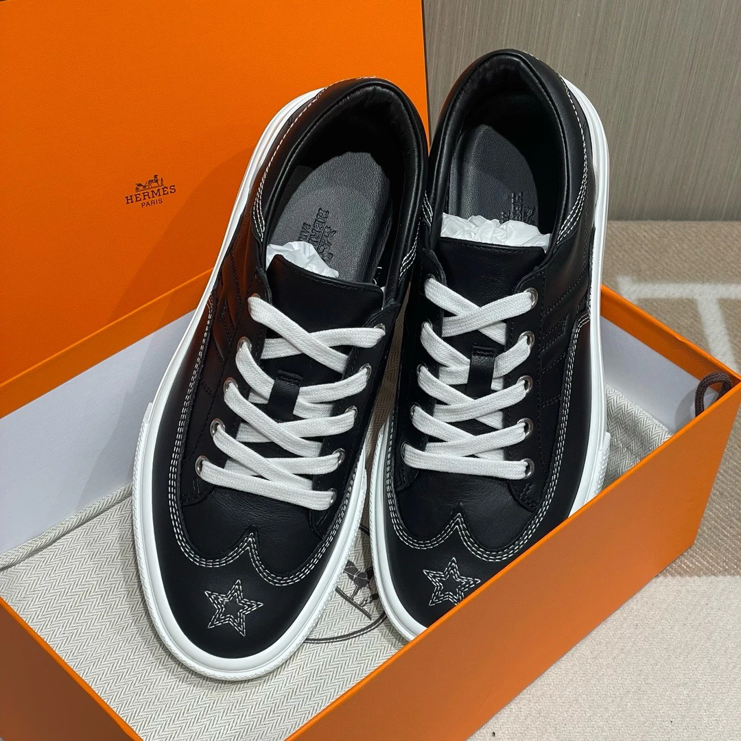 全新未使用 Hermes/爱马仕 黑色星星小白鞋 休闲鞋