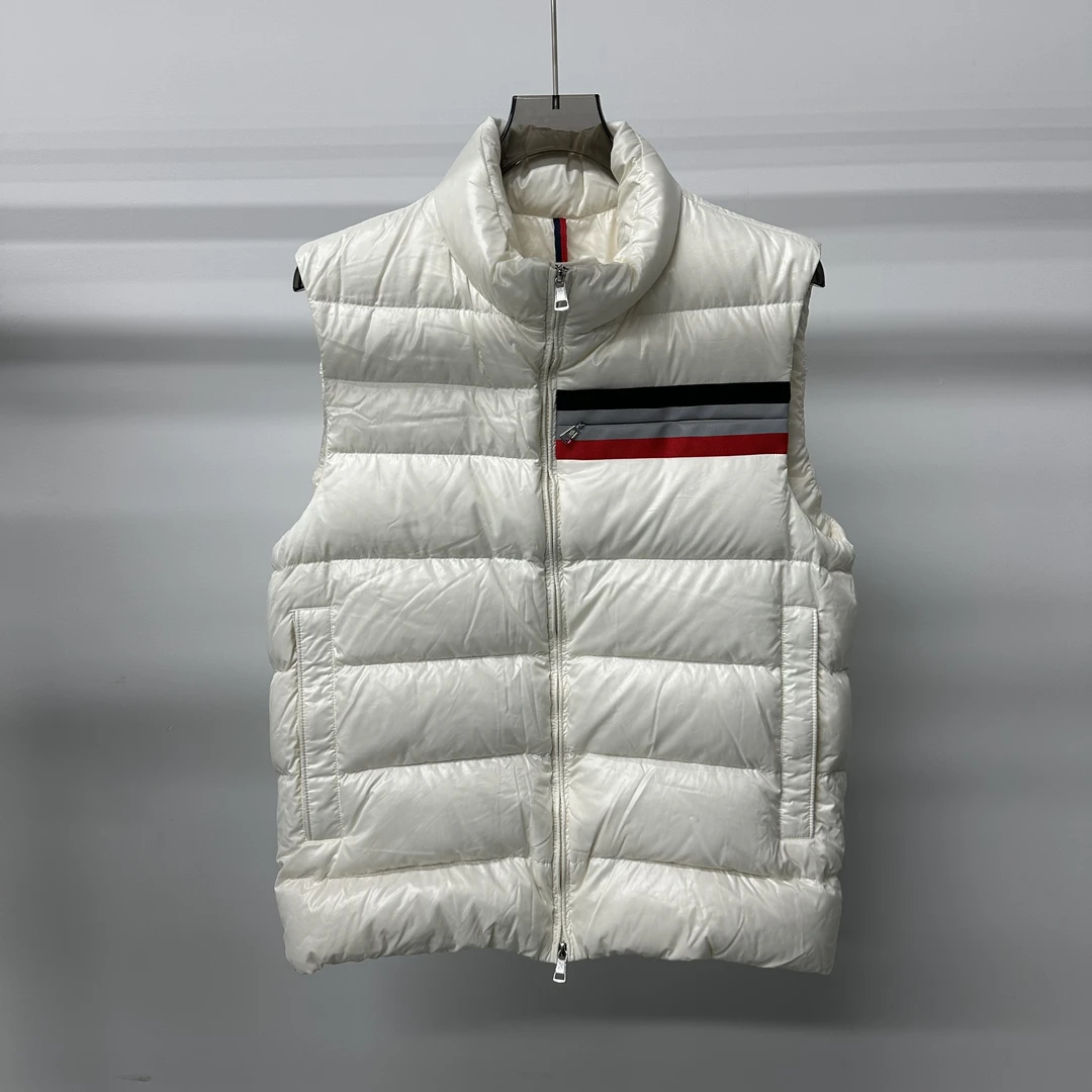 全新未使用 MONCLER 盟可睐 拉链羽绒服马甲