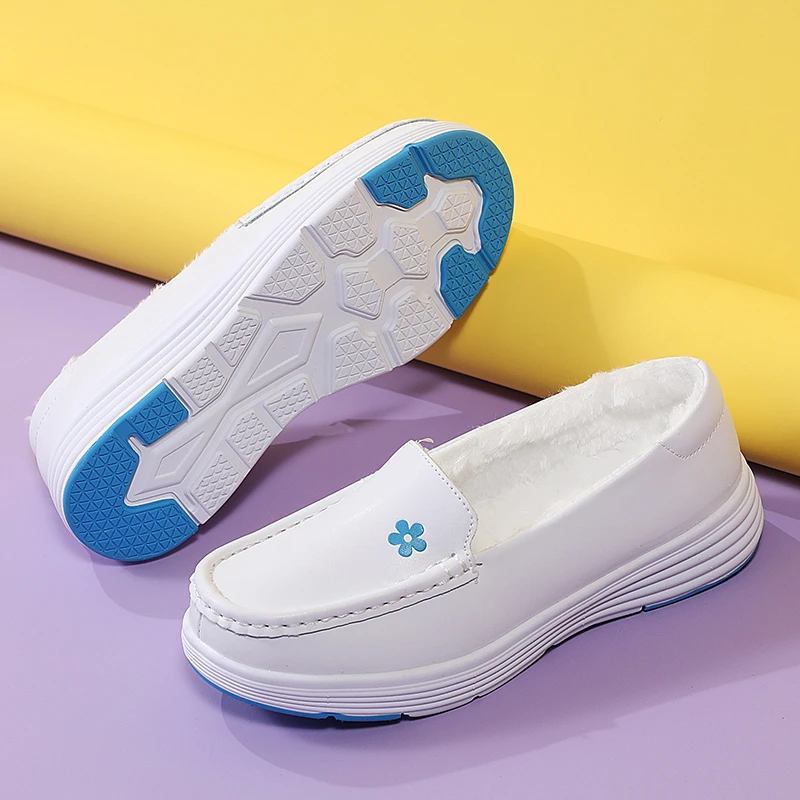 2025新款护士鞋女爆款软底透气不累脚加绒加厚学生医护工作小白鞋