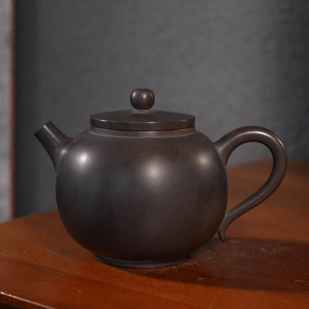 建水紫陶-黑色德邻壶