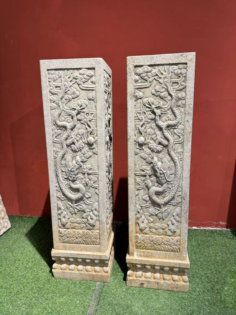 如图高端大气青石龙柱