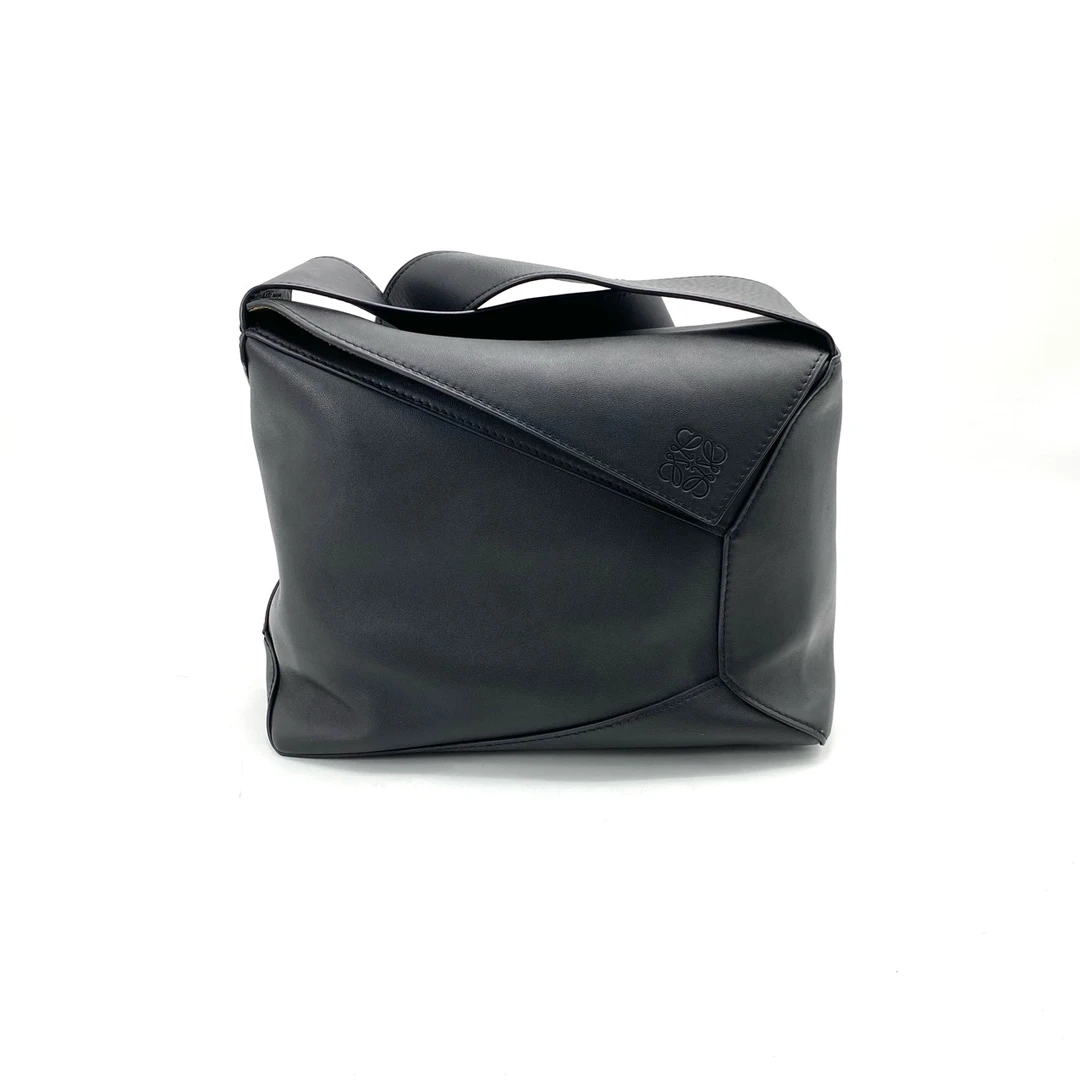 95新 LOEWE/罗意威 黑色全皮puzzle斜挎包 尺寸33/25