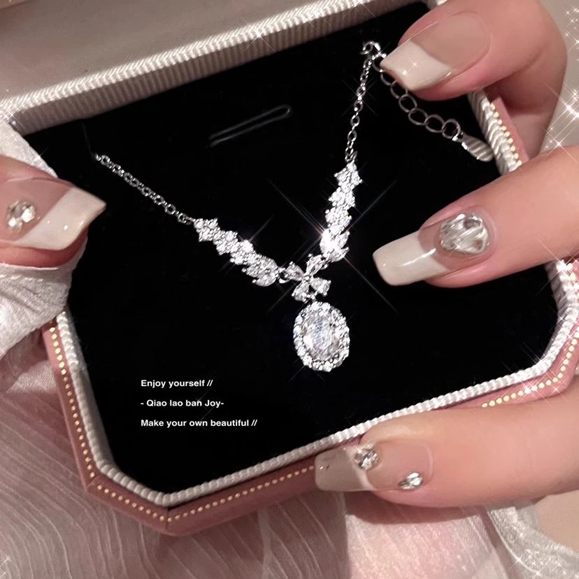 项链女款2024新款爆款气质锁骨链高级感轻奢小众颈链