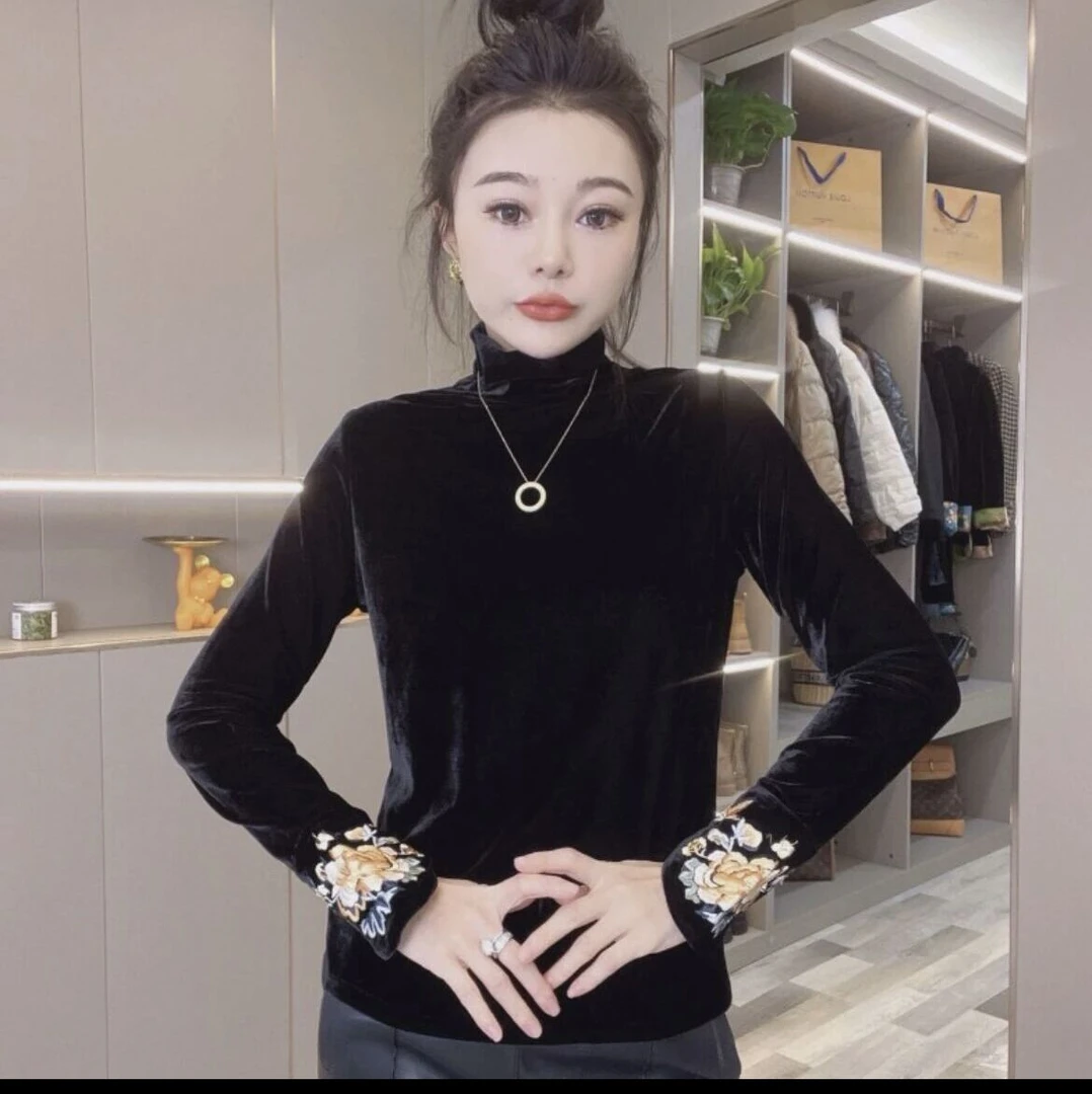 春秋丝绒时尚国风袖口刺绣打底衫上衣