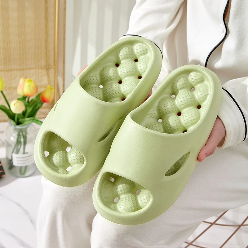 批发漏水拖鞋夏天居家室内防臭浴室洗澡防滑厚底情侣凉拖鞋按摩