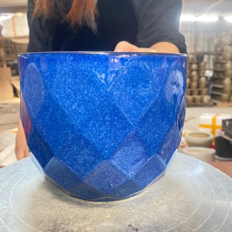 0076号陶瓷花盆君子兰花盆17×14一只