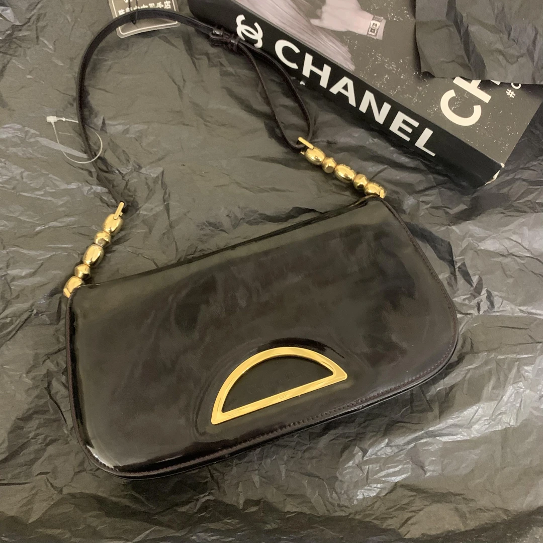 95新 DIOR/迪奥 迪奥黑金漆皮半月腋下包