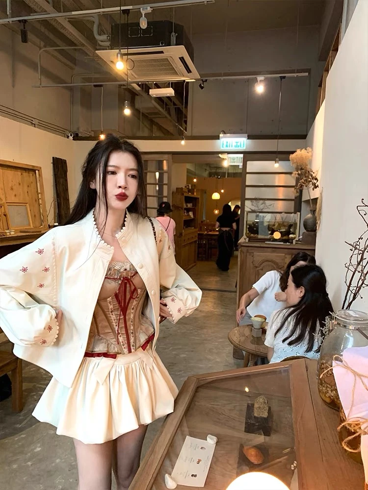 渔小平【玛格丽特】复古刺绣显瘦宽松皮衣短外套