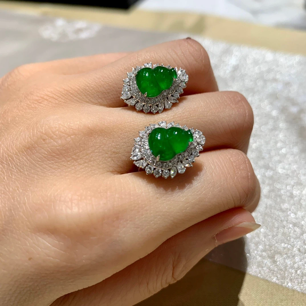 翡翠冰种辣绿小葫芦大钻豪镶耳坠 种好色辣饱满 时尚珠宝感满满