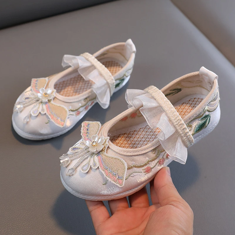 汉服鞋子女童布鞋春秋老北京儿童绣花鞋宝宝古装中国风马面裙配鞋