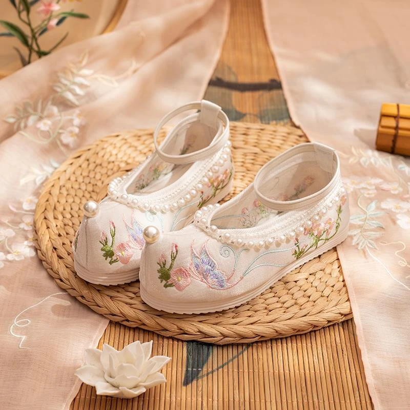 汉服女童鞋子春秋冬翘头民族中国风高级古装宝宝表演老北京绣花鞋