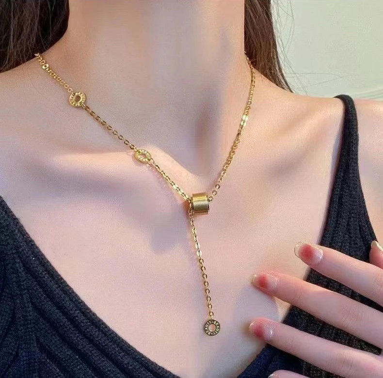 钛钢项链 新款高级大蛮腰项链路路通毛衣链经典时尚轻奢流苏坠链