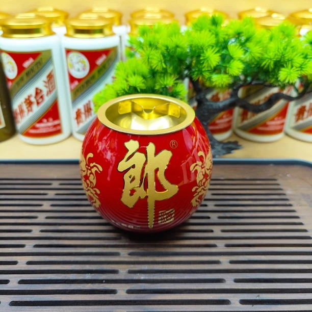 红花郎酒瓶改的创意烟灰缸家用客厅防飞灰办公室创意漏斗烟灰烟缸