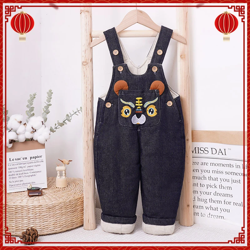 宝宝牛仔背带裤秋冬季厚棉男女童2024新款刺绣小老虎婴儿裤子外穿