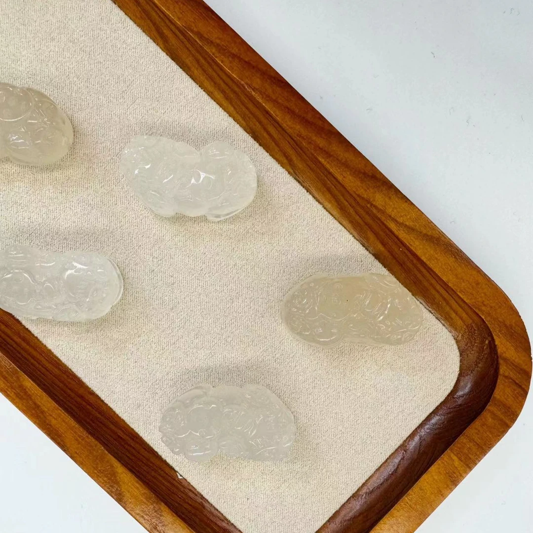 天然玛瑙玉髓吊坠貔貅配绳