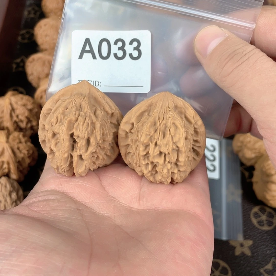 文玩核桃把件七步沟40