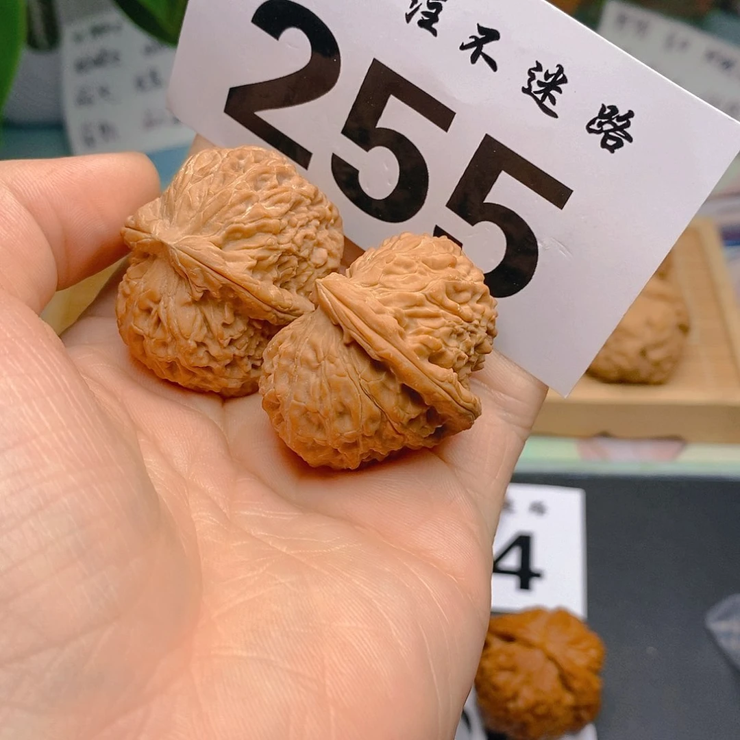 文玩核桃吊坠半壁