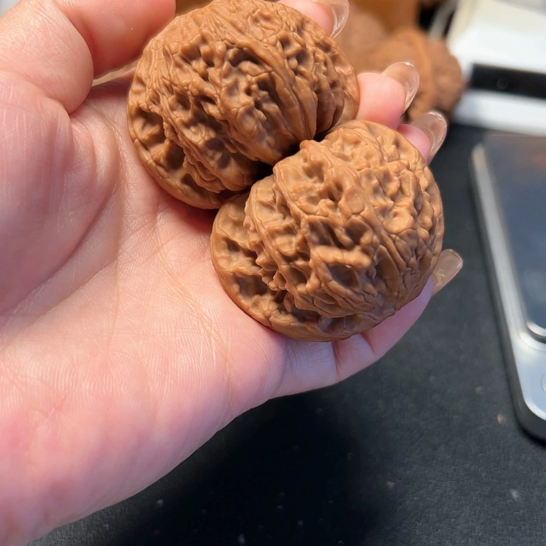 【闪购商品】文玩核桃把件南**语白狮子
