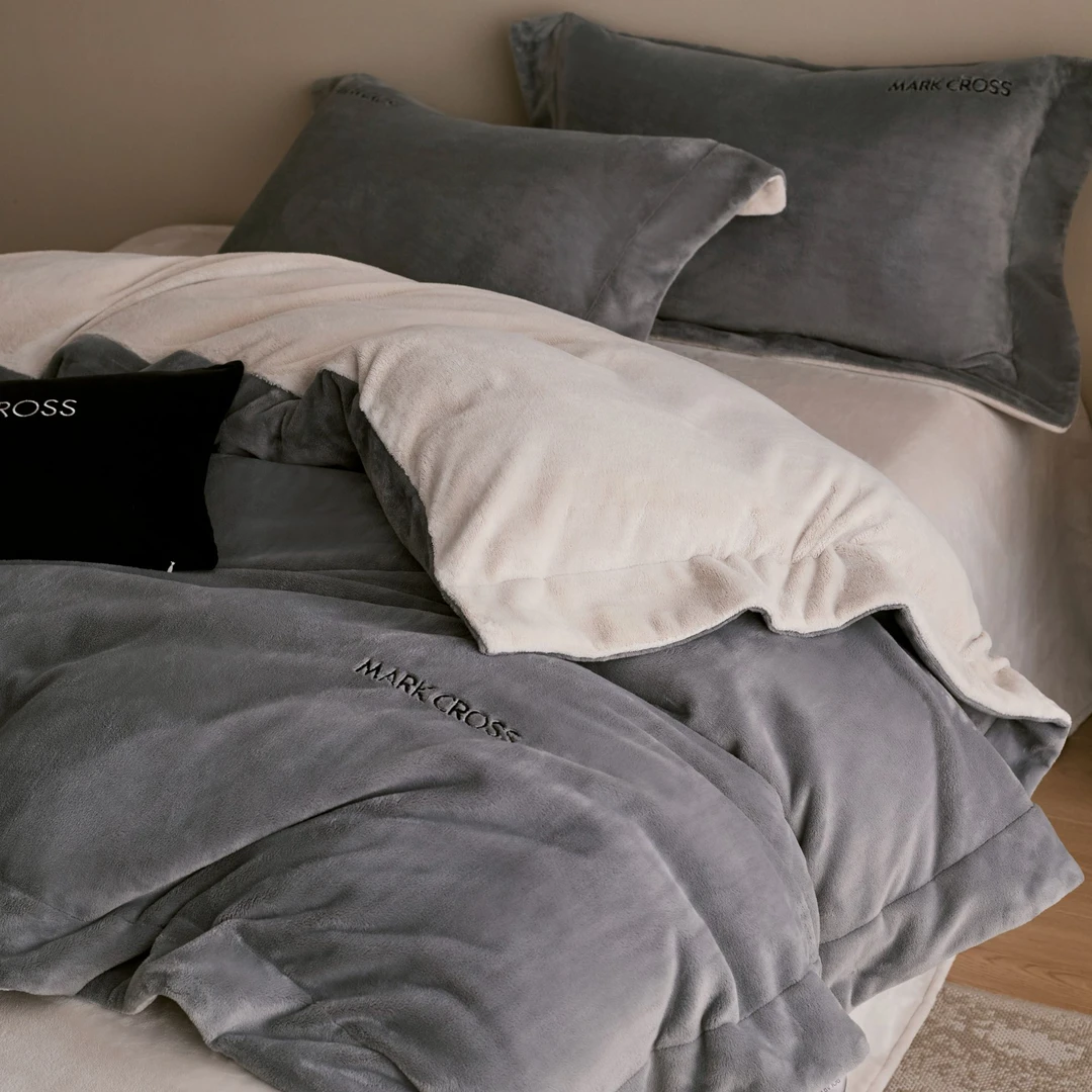 慕宸【摩欧】玛洛驰 高端轻奢加厚保暖锁温抗静电熊极绒四件套秋冬