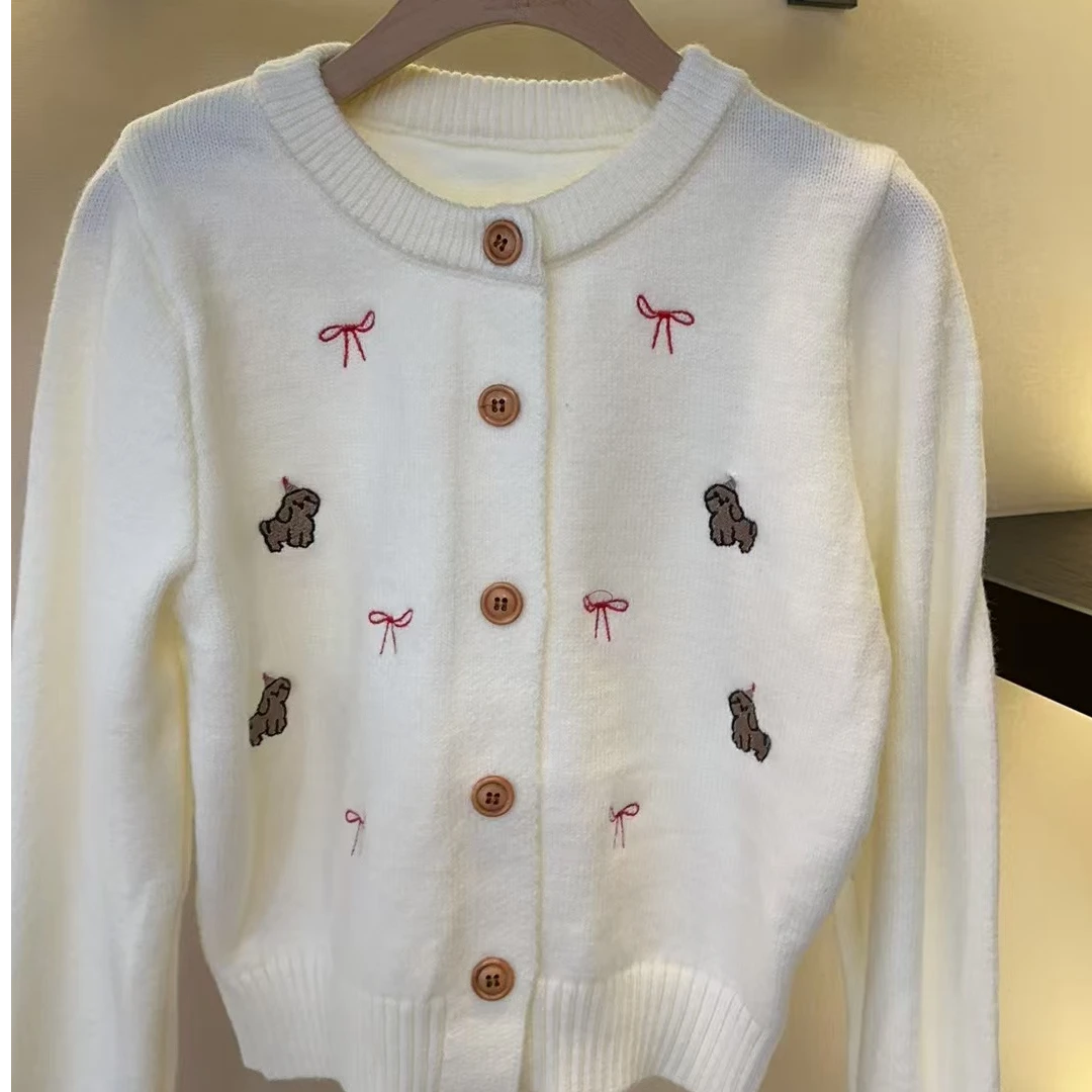 T60636白色针织开衫