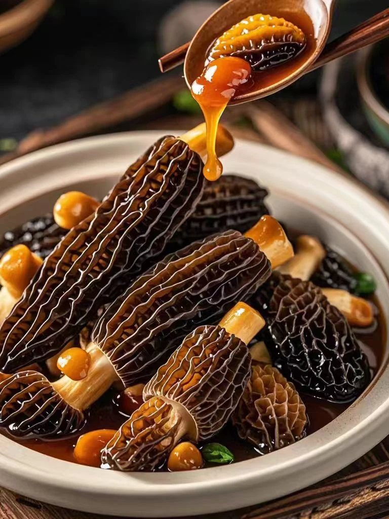 泰山脚下，马家河林地种植羊肚菌鲜香味美营养丰富。