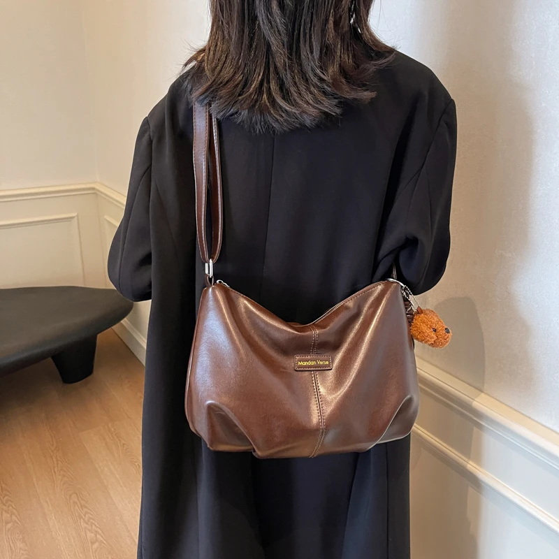 复古大容量包包女2025初春新款单肩包时尚洋气通勤软面斜挎云朵包