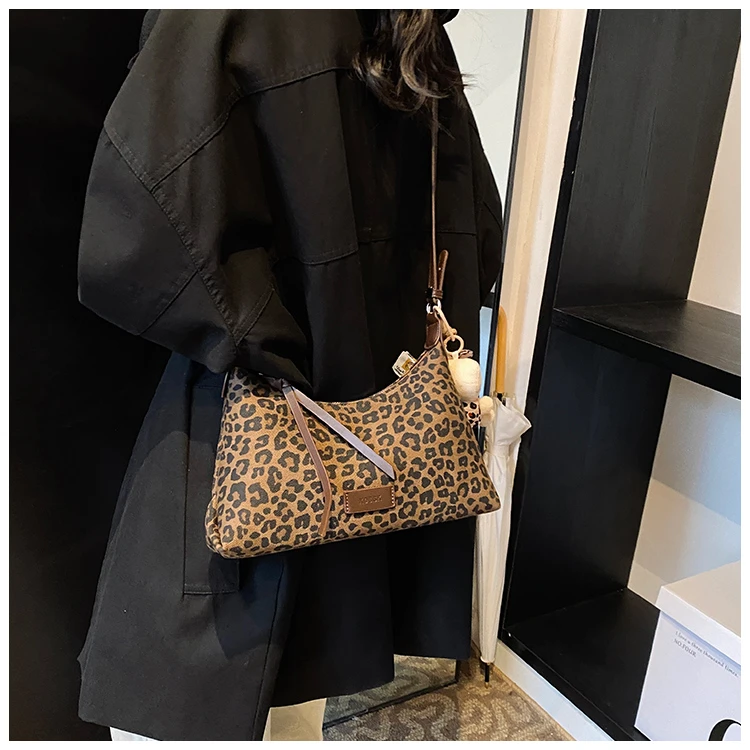 豹纹饺子包包2024秋冬新款流行时尚百搭手提包包单肩斜跨女士包包