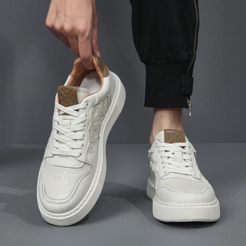 真皮板鞋男鞋高端百搭鞋子夏季新款透气休闲鞋头层牛皮男士小白鞋