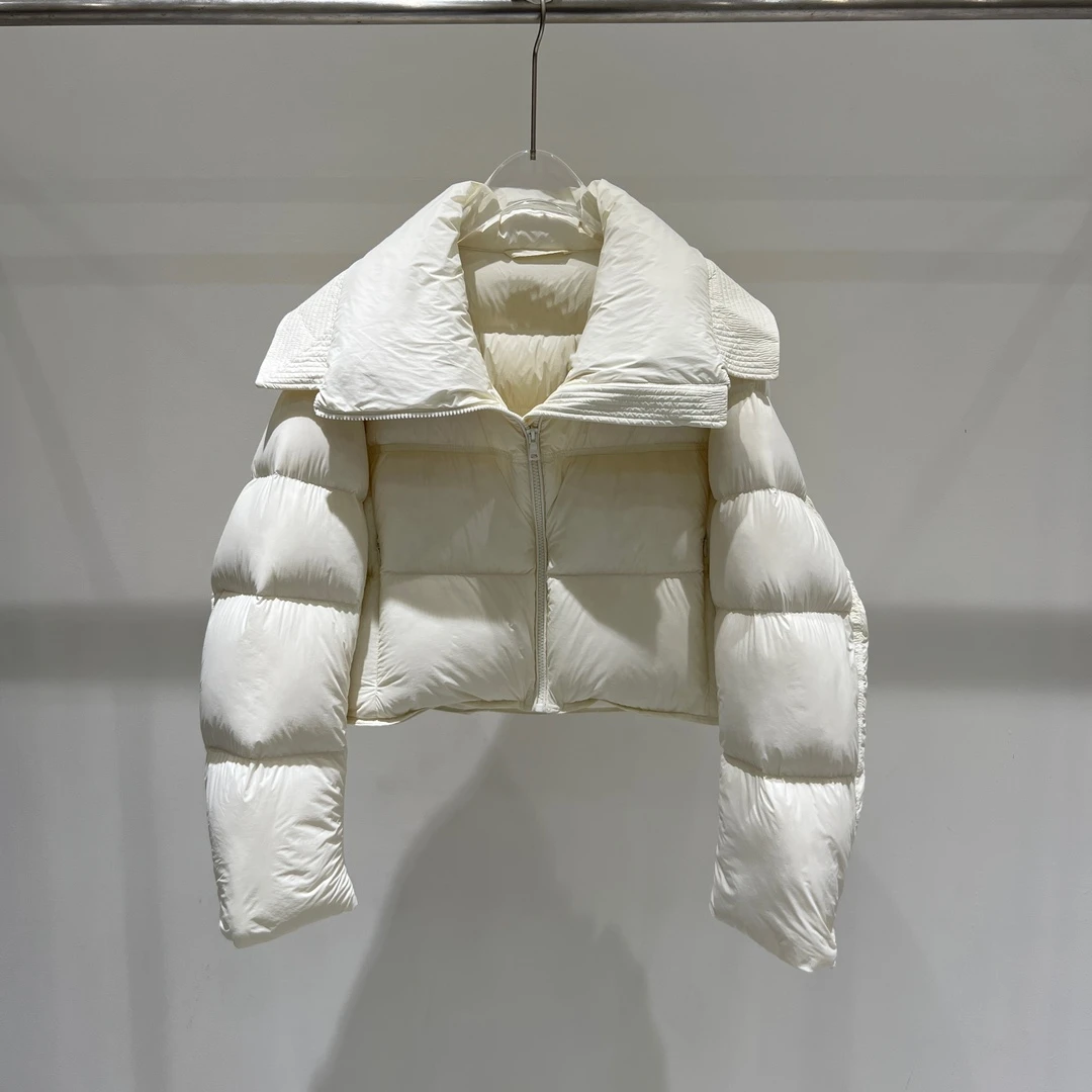 2024冬季新款时尚保暖面包服短款白鸭绒羽绒服大翻领女41020084