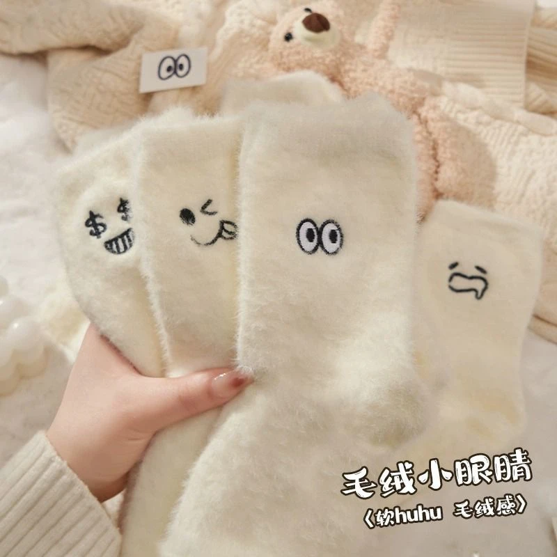 袜子女冬季中筒加绒加厚保暖袜白色毛绒袜子睡眠卡通冬天家居袜