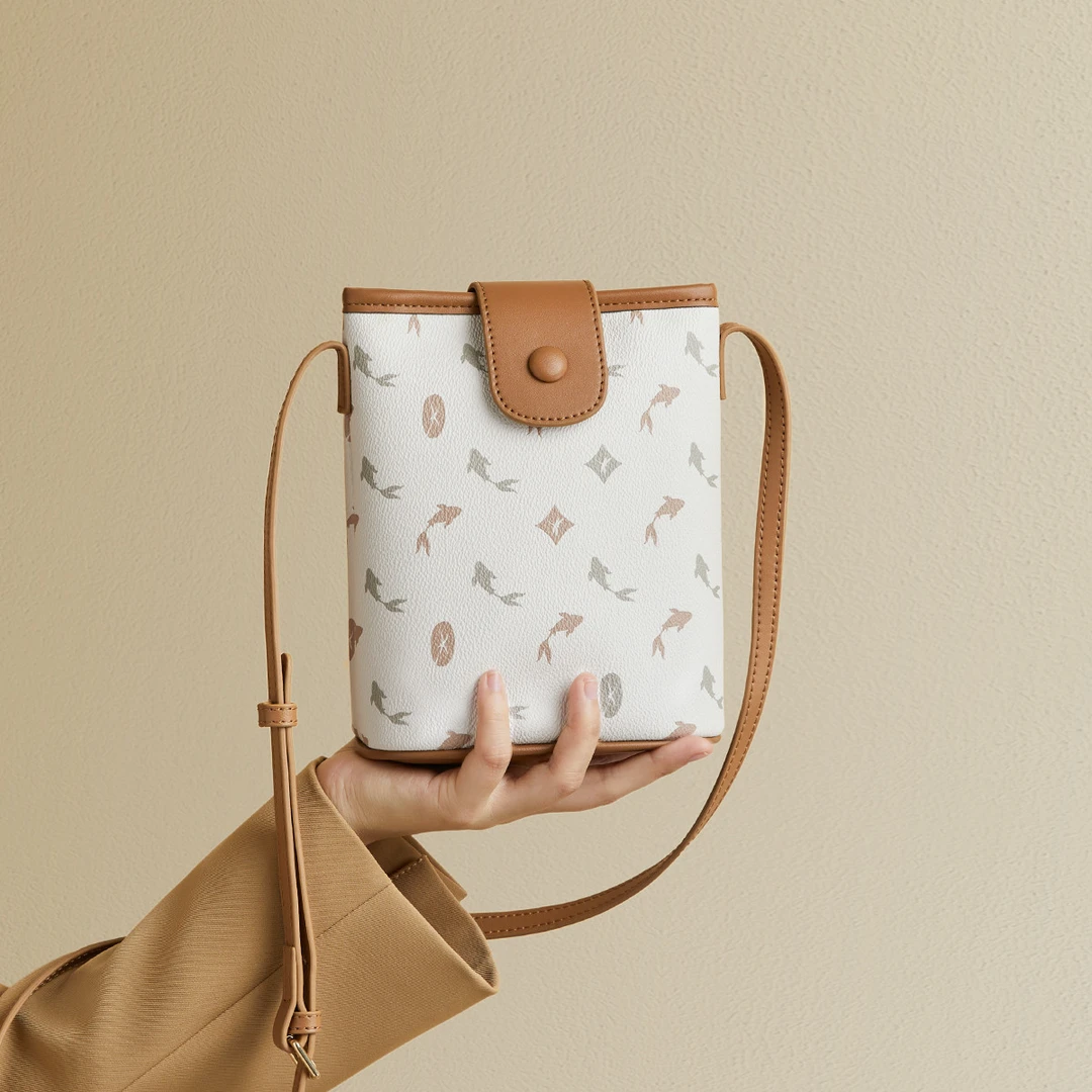 红蜻蜓2024爆款单肩包女包时尚百搭手机包女斜挎小包